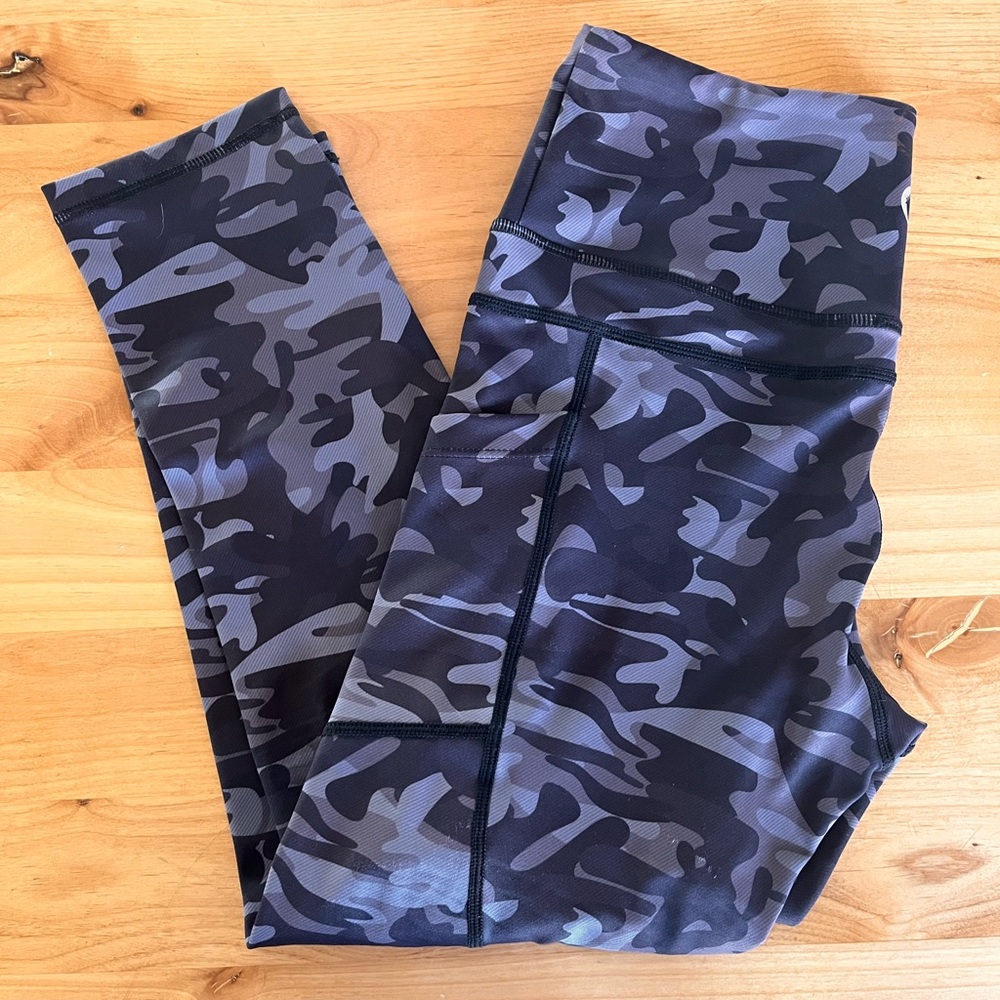 Zyia Camouflage Capri Leggings